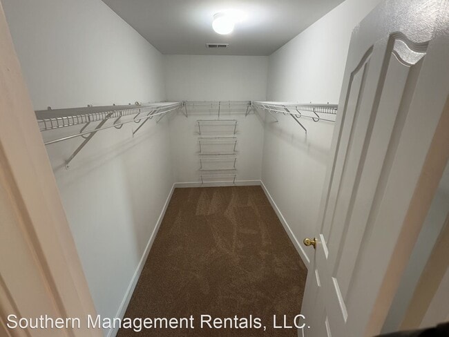 Foto del edificio - 4 br, 3.5 bath House - 7738 Grand Lake Drive