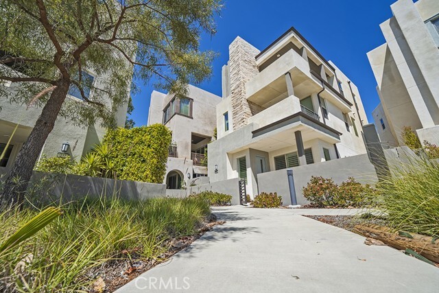 Building Photo - 227 Stellar