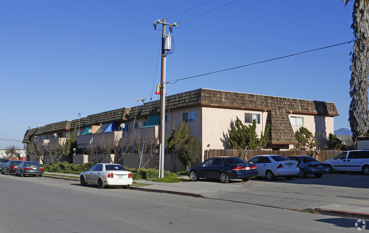 Primary Photo - Valley Greens Apartments