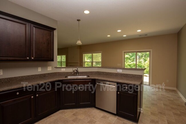 Foto del edificio - 9789 Yellow Pine Dr.