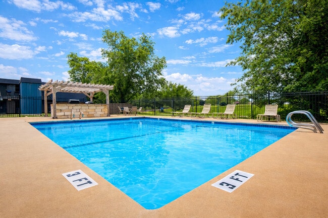 23 Este - Piscina 2 - 23 East Apartments