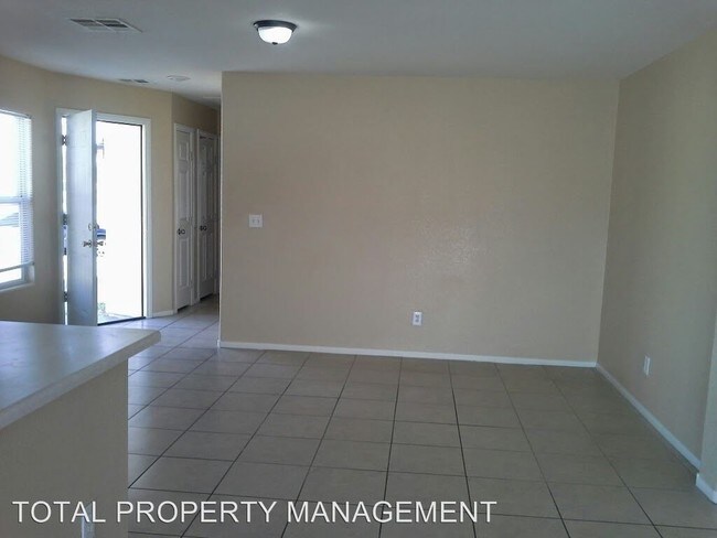 Building Photo - 2 br, 2 bath House - 4708 Woodland Ave