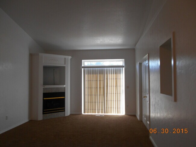 Foto del edificio - 591 NW Meadows Dr