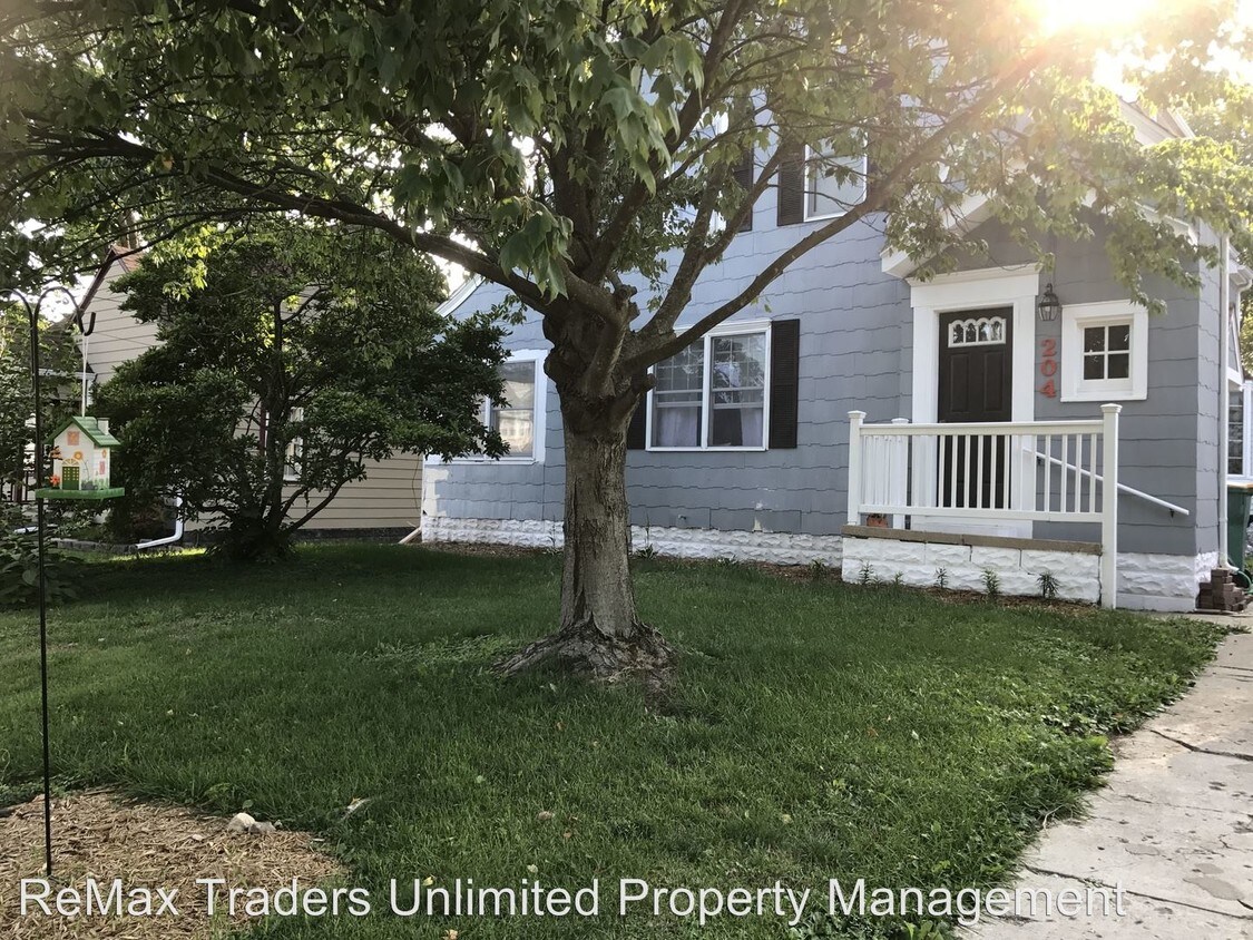 Primary Photo - 204 S Spruce St