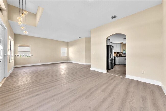 Foto del edificio - 17062 NW 16th St