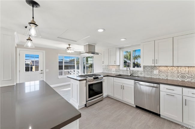 Building Photo - 26422 Via California