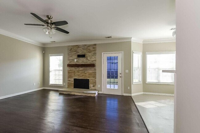 Foto del edificio - 2671 Sedgeview Ln NE