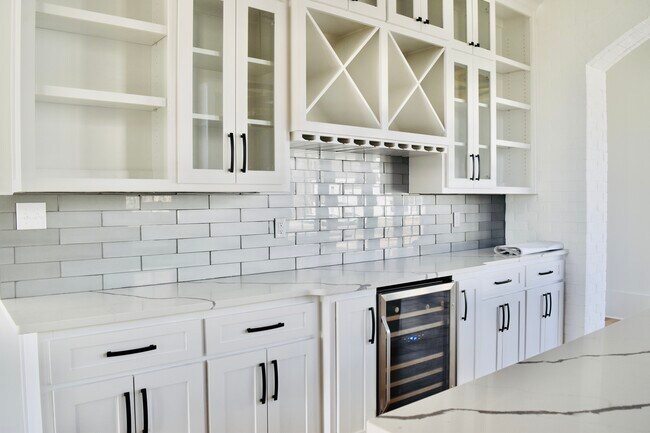 Cafetería - 3305 Pointe Marie Dr