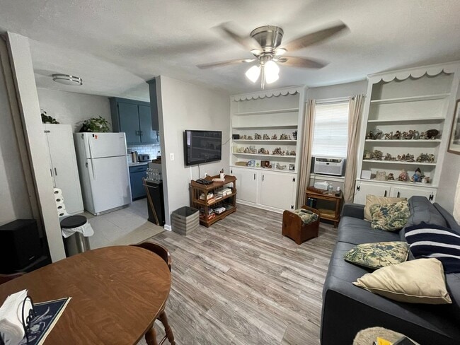 Photo - 783 W 48th St Apartment