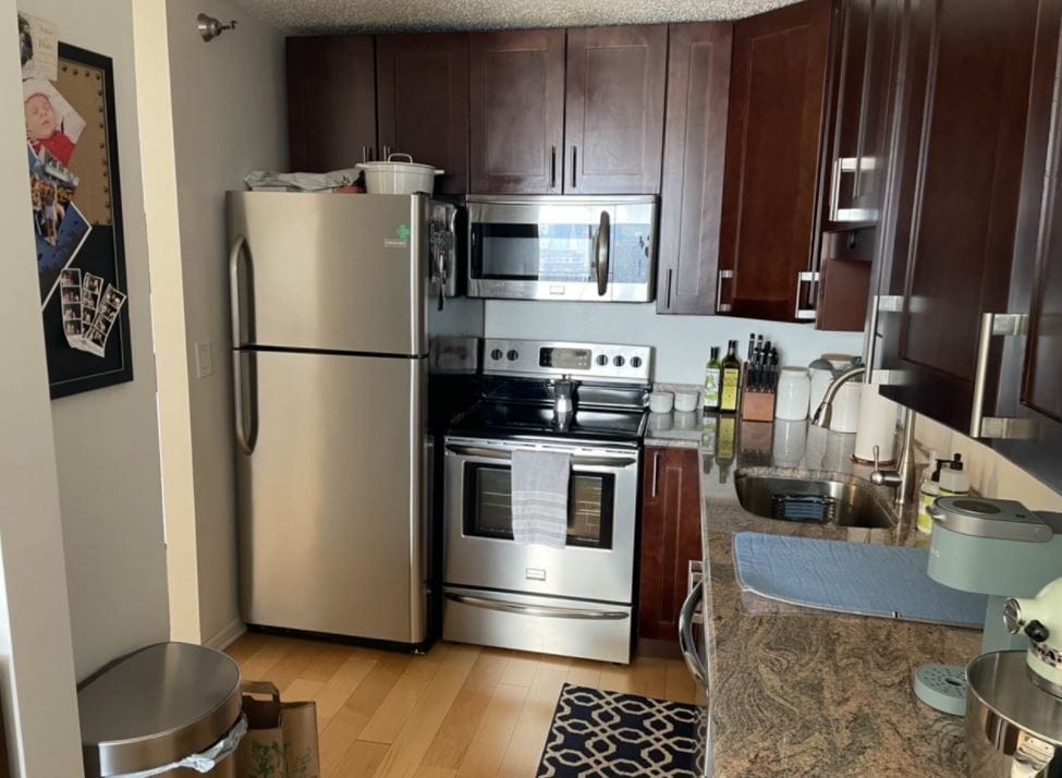 Primary Photo - 1212 N La Salle Dr