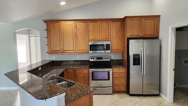 Building Photo - 5610 NW North Crisona Cir