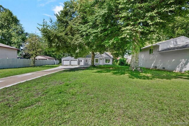 Building Photo - 641 Gilman St