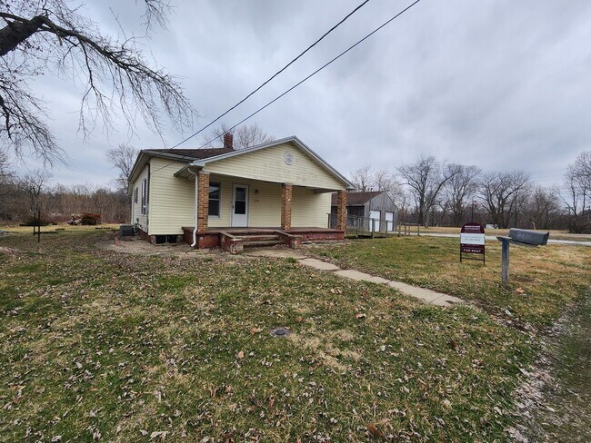 Building Photo - 3 Bedroom House, Clinton (Blanford)