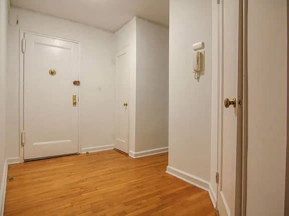 Foto del edificio - 88-10 34th Ave