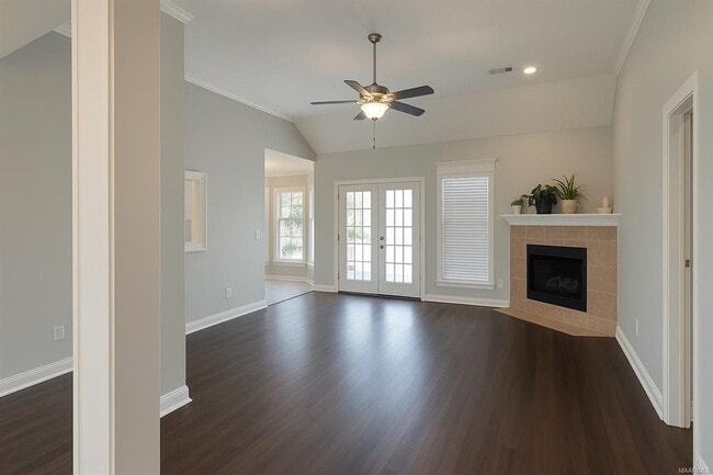Building Photo - 541 Summertime Pkwy