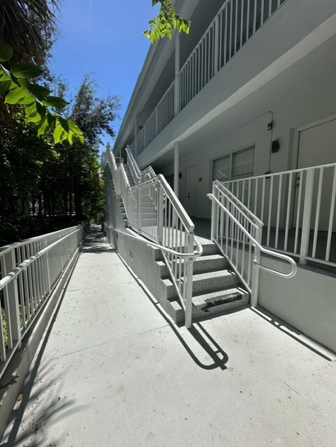 Building Photo - 9248 Collins Ave