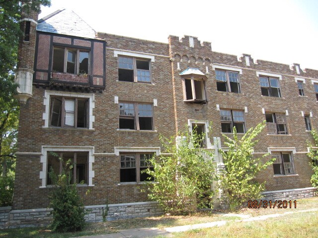 Primary Photo - 5315-5325 Cabanne Ave