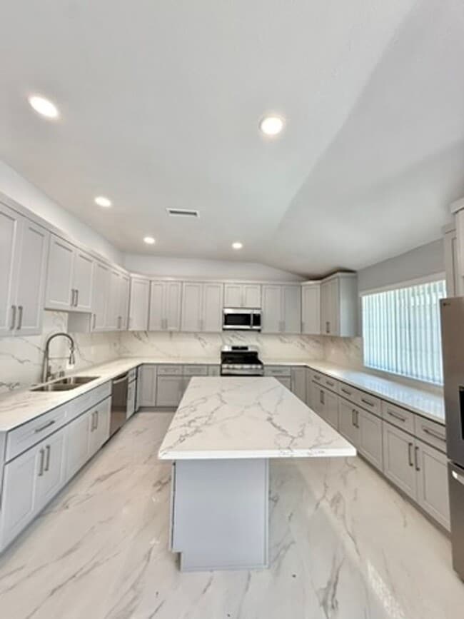 Building Photo - 17112-17116 Ceredo Pl