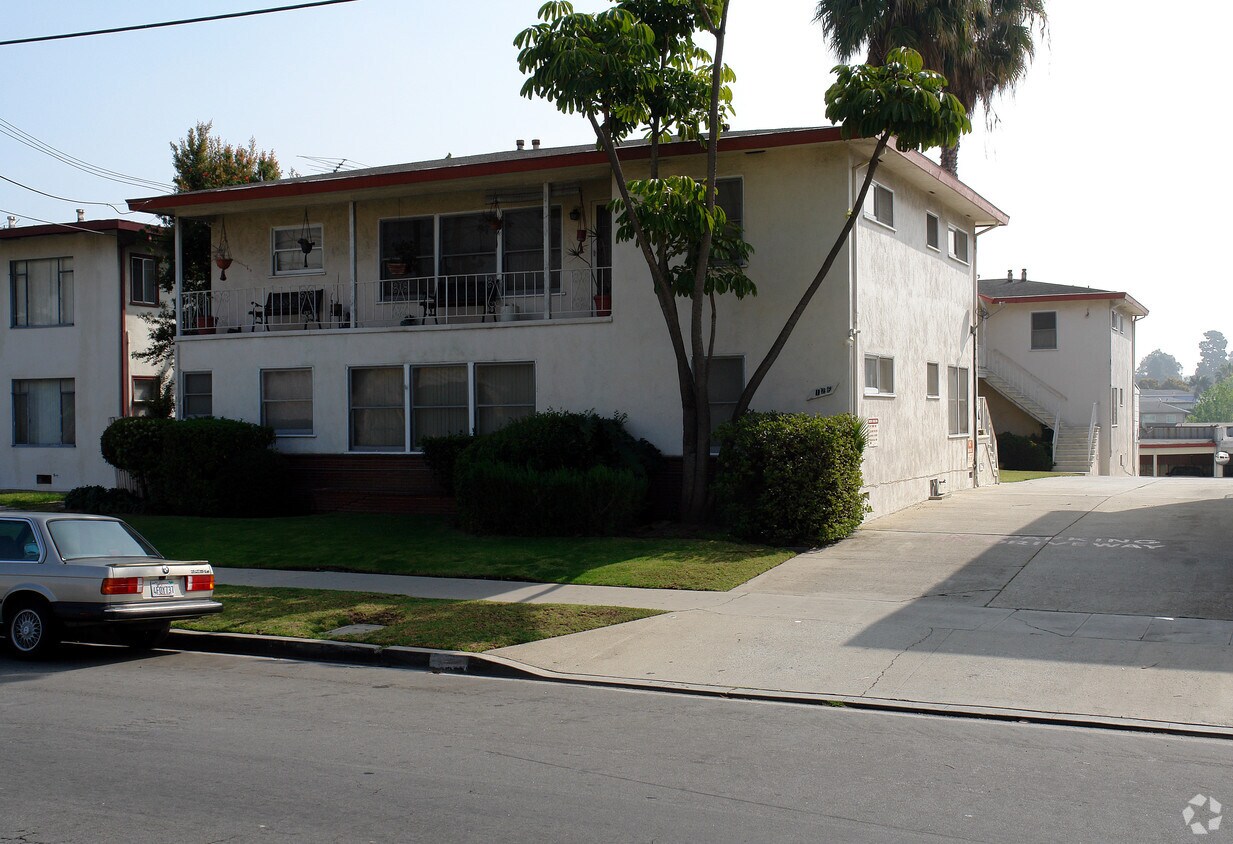 Primary Photo - 126 N Hillcrest Blvd