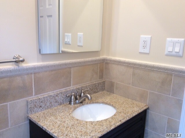 Foto del edificio - 52-46 Little Neck Pkwy