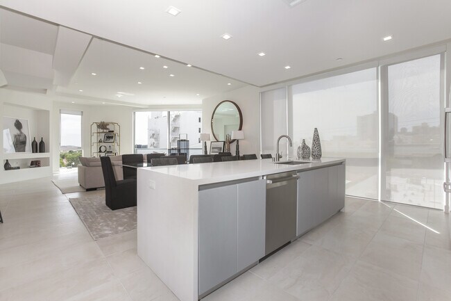 Foto del edificio - 1125 N Kings Rd