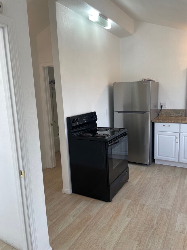 Building Photo - 4026 Coleman Ave