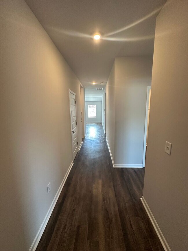 Foto del edificio - *Preleasing* NEW Three Bedroom | Two Bath Home in Camden Park