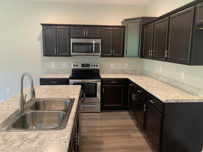 Kitchen - 331 S Stingray Ln
