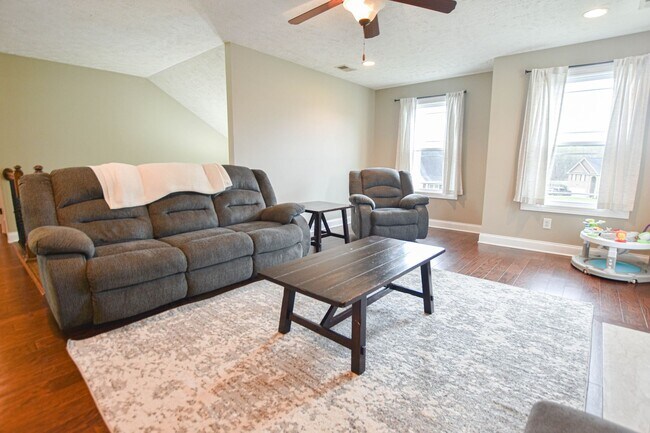 Building Photo - Pet Friendly Four Bedroom with Basement in...