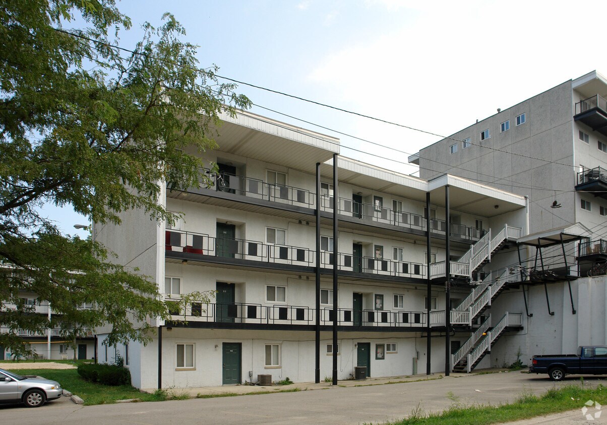 Building Photo - 171 W Maynard Ave