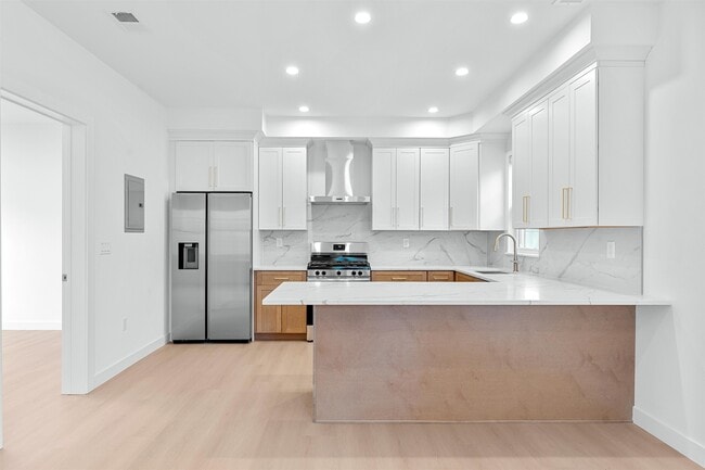 Foto del edificio - 6717 Madison St