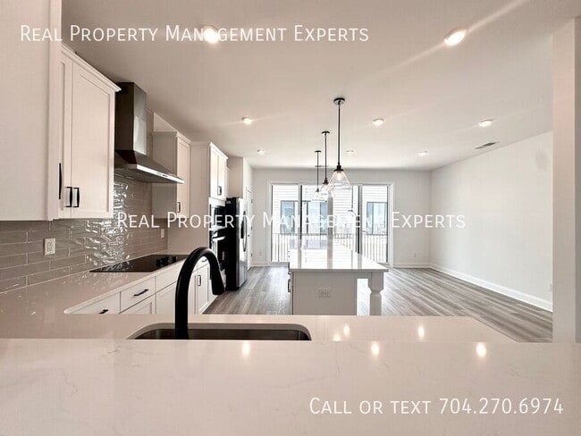 Building Photo - 13013 Moon Rd