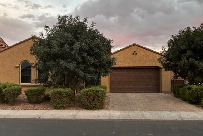 Building Photo - 11133 E Tumbleweed Ave