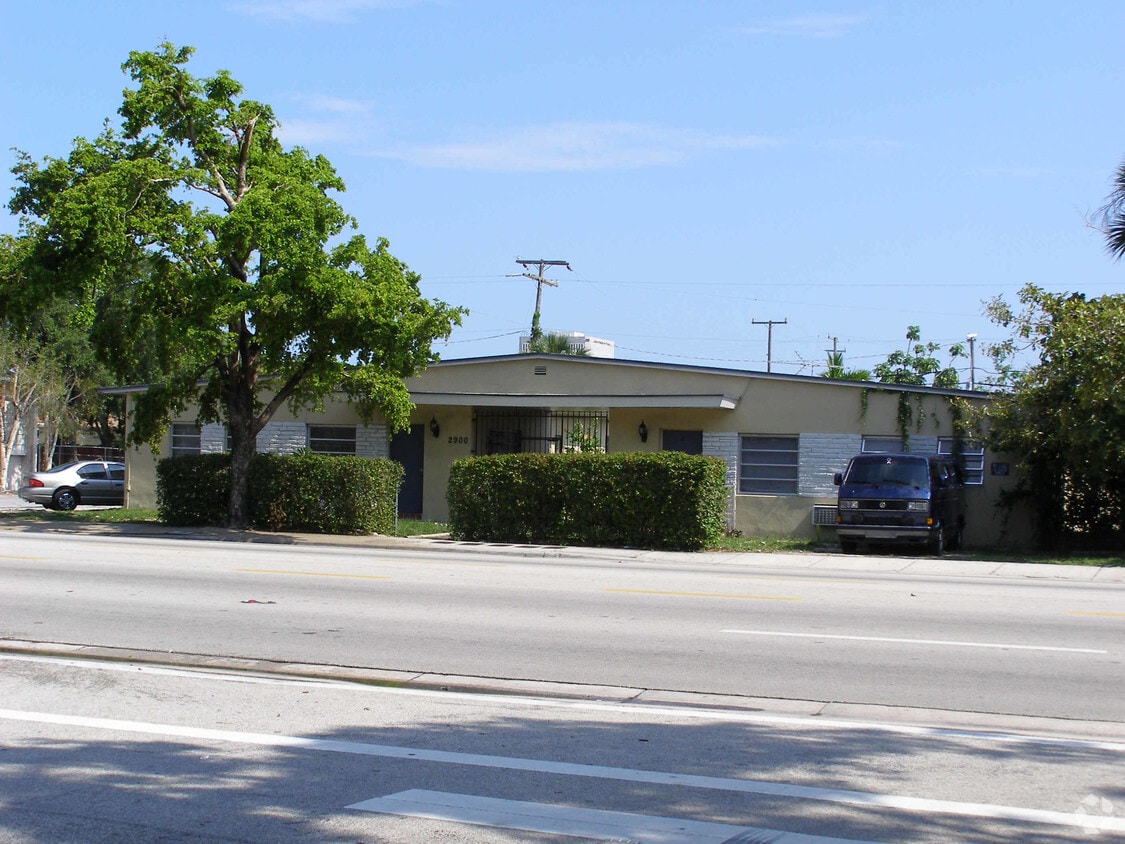 Building Photo - 2900 W Flagler St