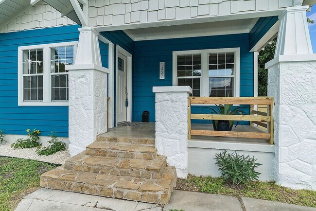 Foto del edificio - AVAILABLE NOW! 2 Bedroom / 2 Bath Home Nea...