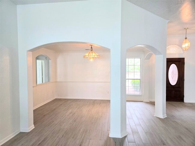 Building Photo - 4018 N Crystal Lake Cir