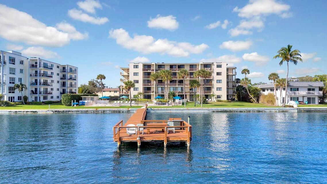 Foto principal - 1202 S Lake Dr