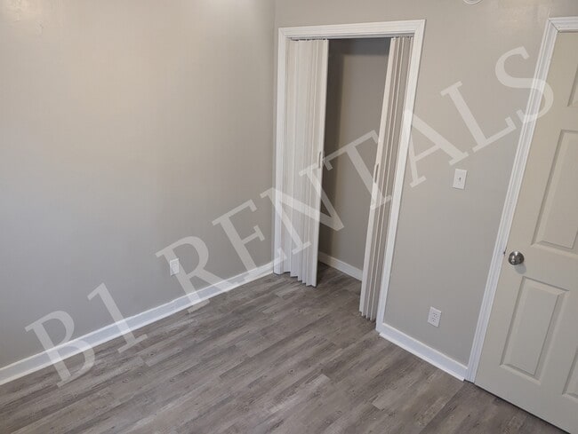 Foto del edificio - 231 N Cherry St