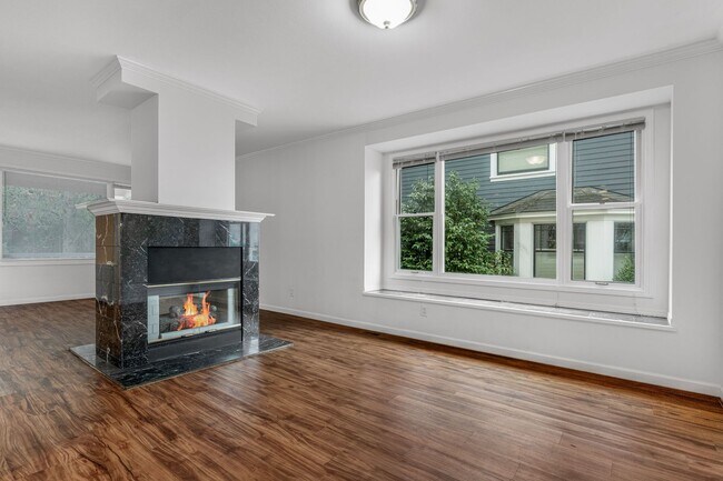 Foto del edificio - Large Capitol Hill House- Prime Location
