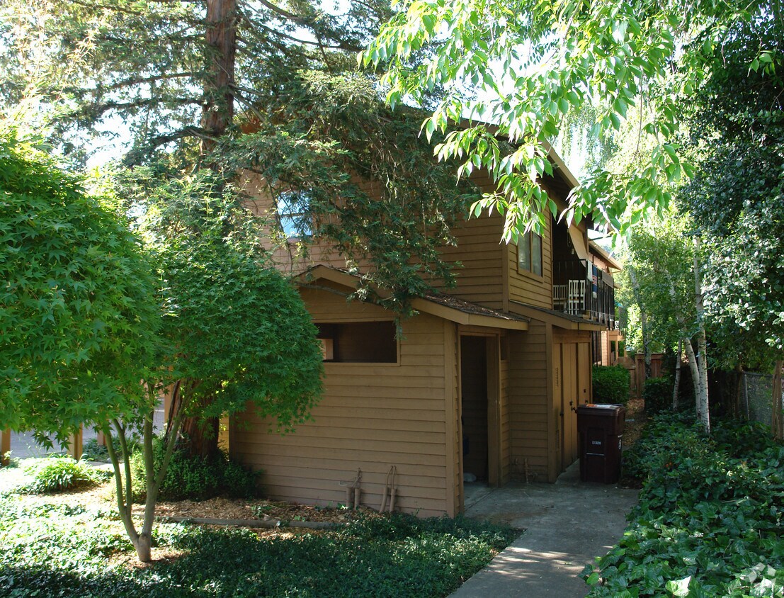 Building Photo - 3619 Bickerstaff Rd