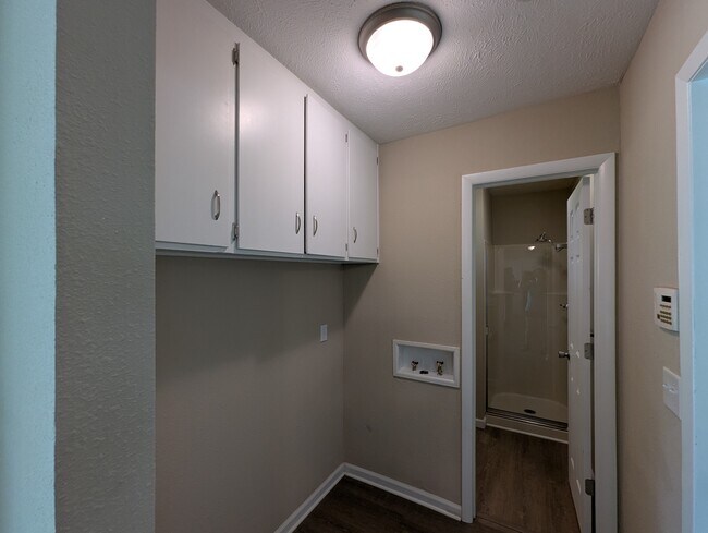 Foto del edificio - 743 E Mcclernon St