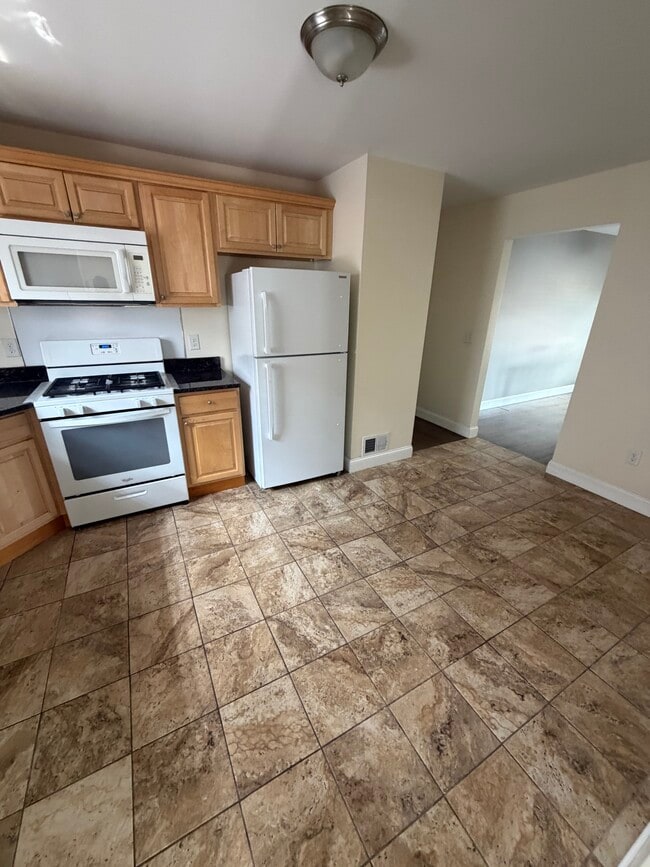 Kitchen - 128 Baltimore Ave