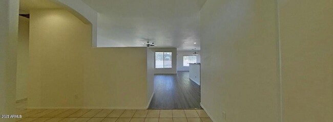 Building Photo - 3273 E Roadrunner Dr