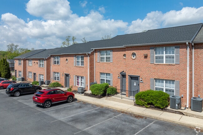 Building Photo - Cumberland Pointe