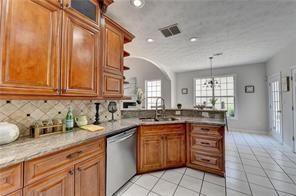Foto del edificio - 4028 Rosewood View Dr