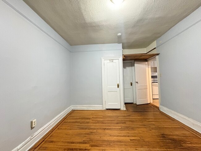 326 Summit Ave 103 - 333 Summit Ave