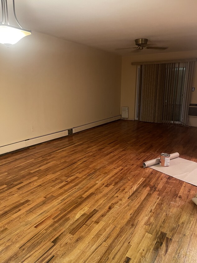 Living Room - 2067 E 57th St
