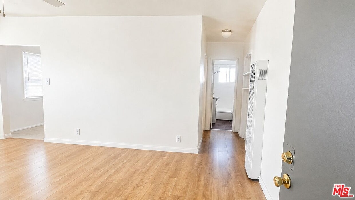 Building Photo - 1351 Cochran Ave
