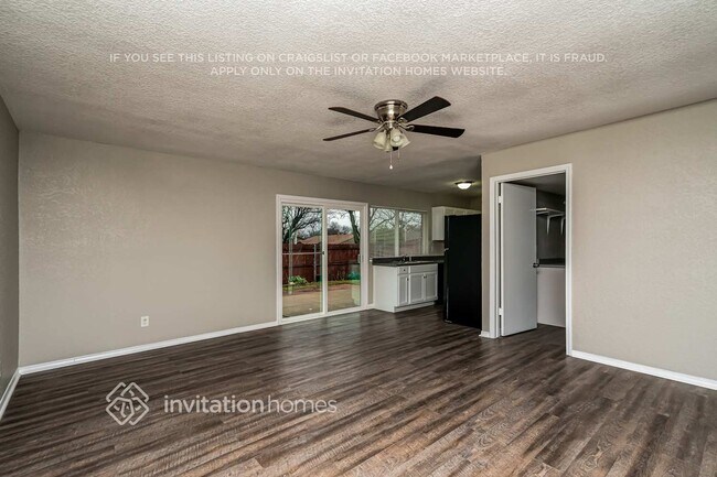 Foto del edificio - 4833 Graham Ct