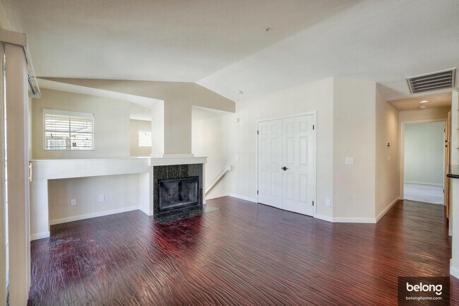 Building Photo - 502 Destiny Ln